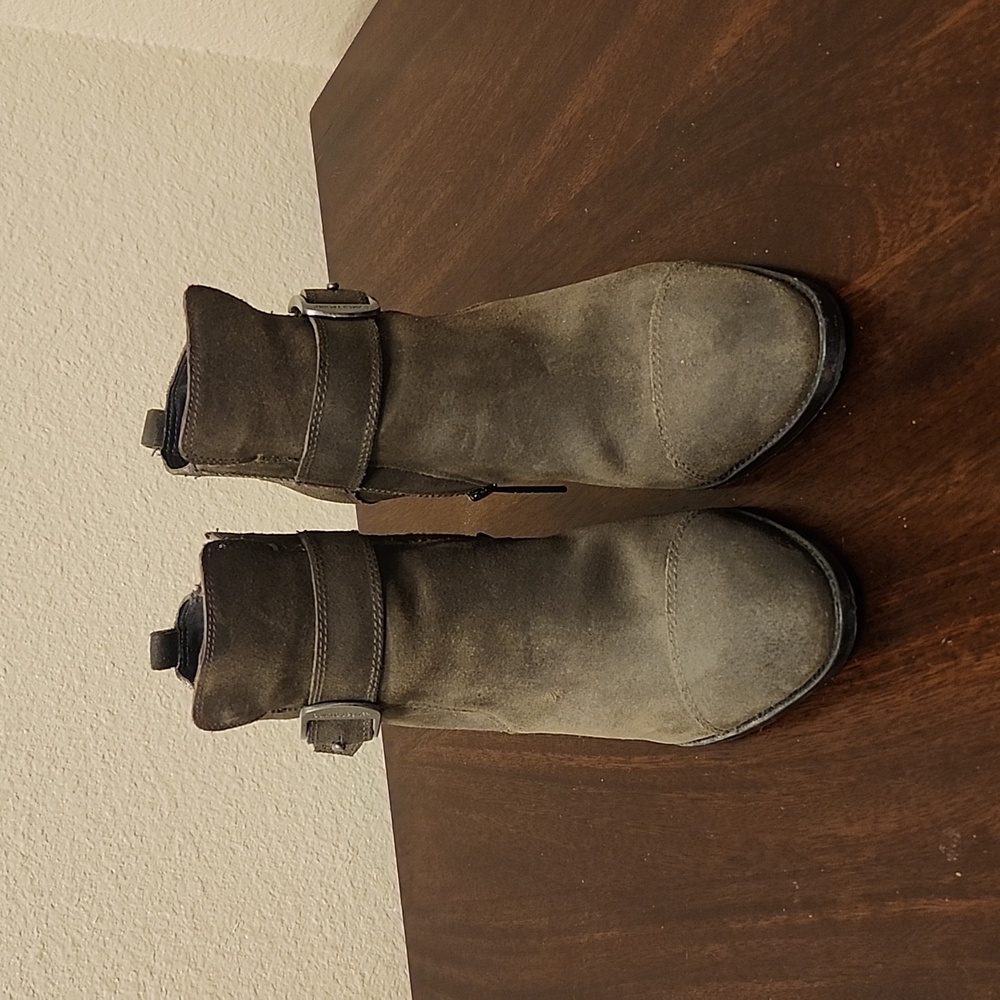 Donald Pilner green suede boots 8.5